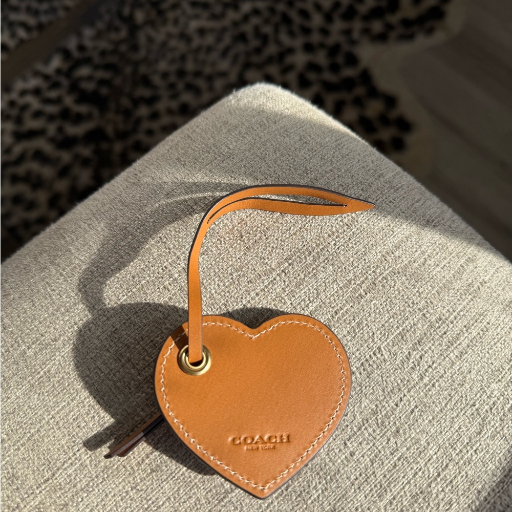 Coach Oversized Heart Bag Charm - Picture 2 of 5